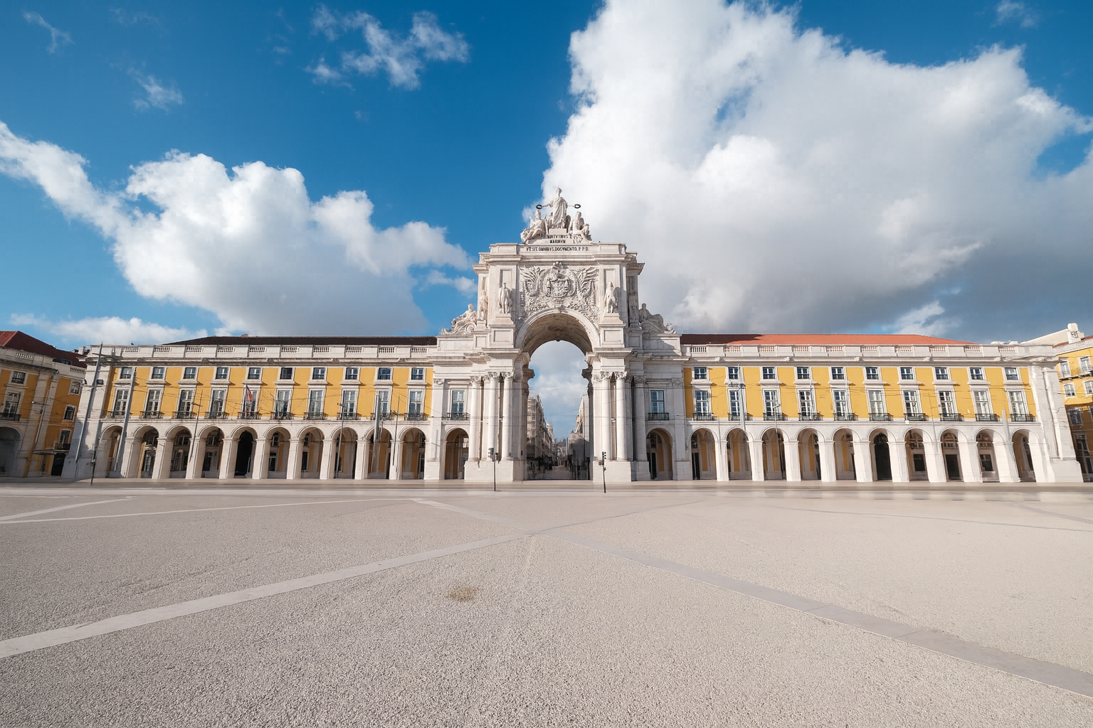 Baixa de Lisboa | T2 renovado a 2 min do metro do Rossio