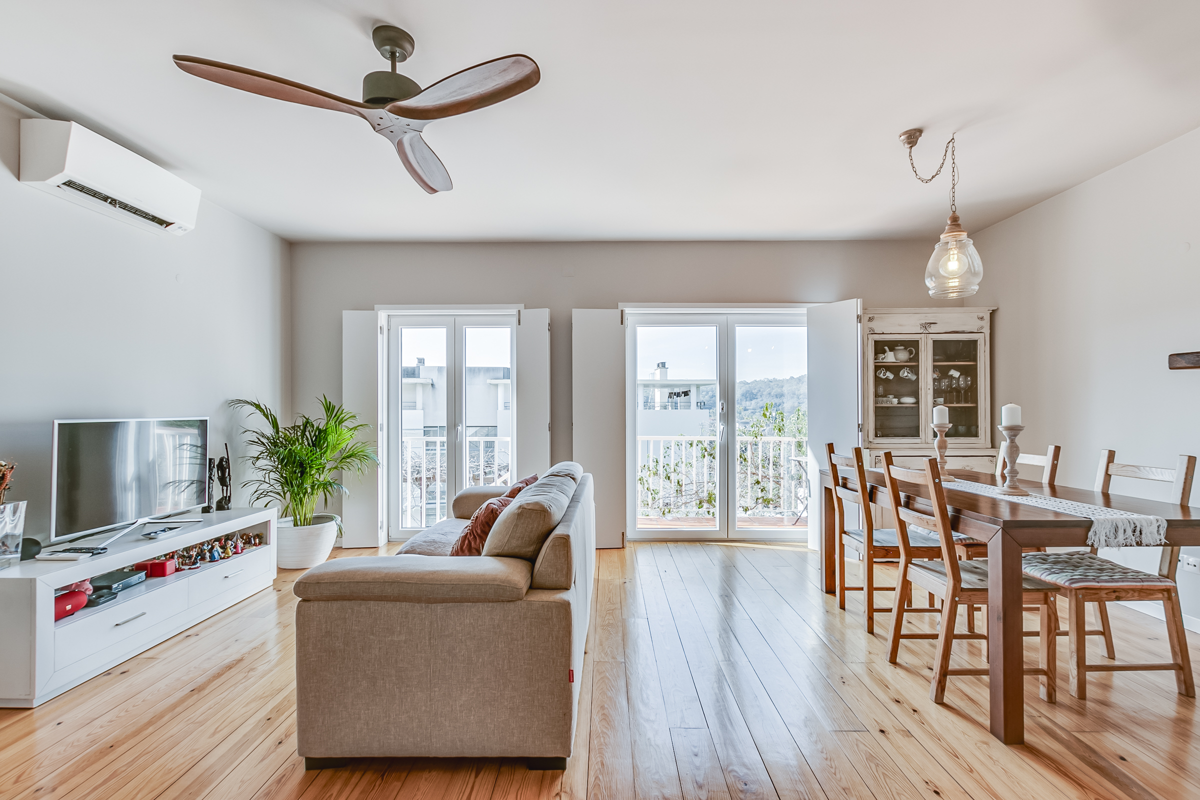 Calcada Dos Mestres - Campolide | Moradia Geminada T2+1 , com 1 lugar de estacionamento